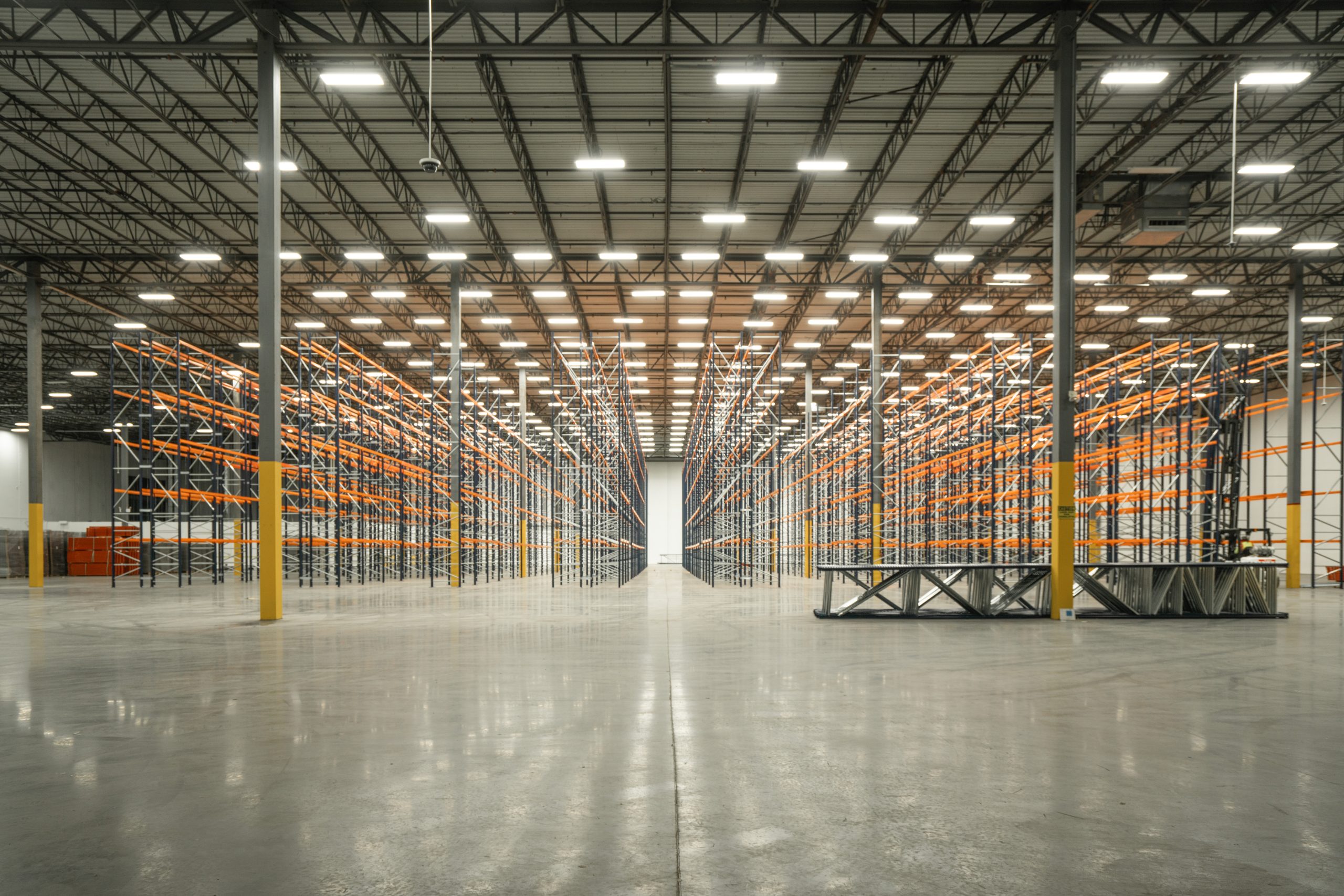 Warehouse racking system installed in a distribution facility